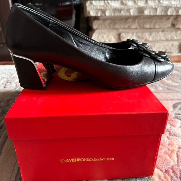 Wishbone Balena Heels - Picture 2 of 8